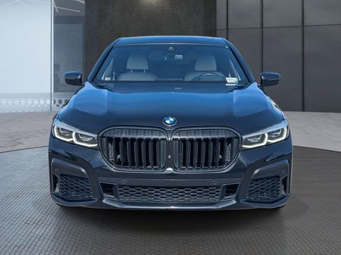 Used 2021 BMW 740i 740i w/ M Sport Package image 9