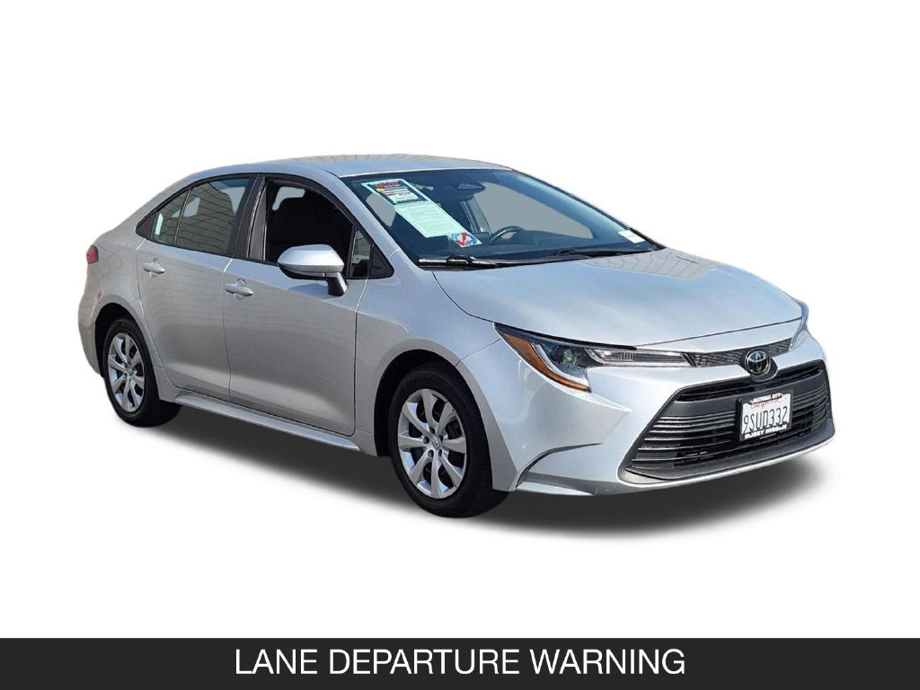 Used 2025 Toyota Corolla LE FWD image 2