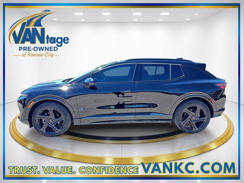 Used 2024 Chevrolet Equinox EV RS FWD image 10