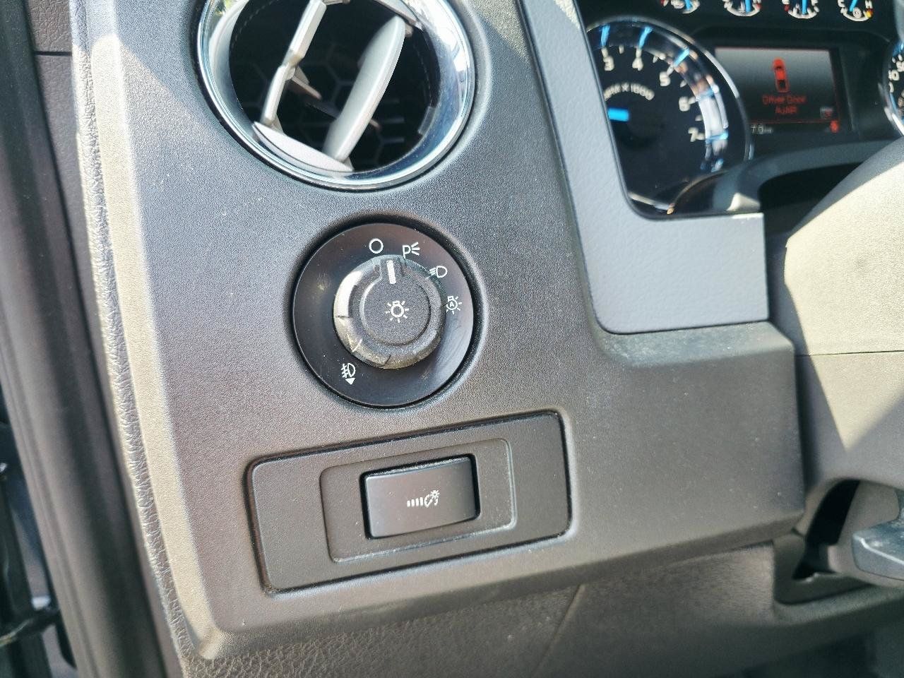 Used 2014 Ford F150 XLT w/ Equipment Group 302A Luxury AWD/4WD image 24