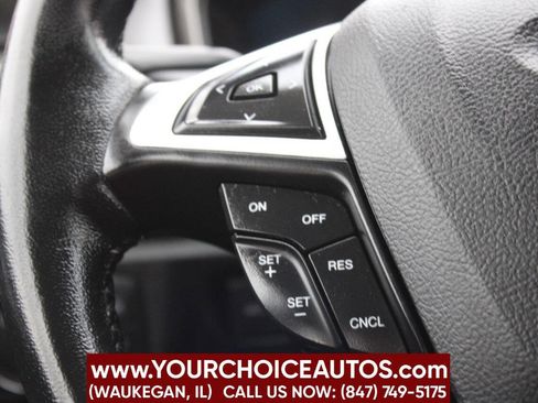 Used 2017 Ford Fusion SE image 27