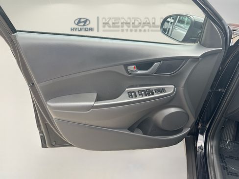 Used 2023 Hyundai Kona SE AWD/4WD image 17