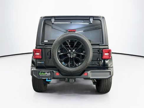 Used 2023 Jeep Wrangler Sahara AWD/4WD image 7