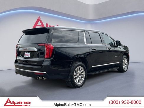 Used 2024 GMC Yukon XL Denali w/ Advanced Technology Package image 5