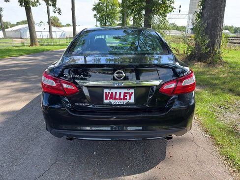Used 2016 Nissan Altima 2.5 S w/ Power Driver Seat Package FWD image 9