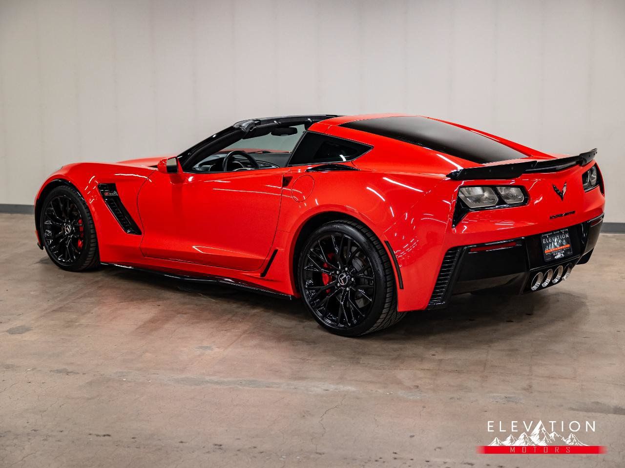 Used 2015 Chevrolet Corvette Z06 w/ 3LZ Preferred Equipment Group RWD image 32