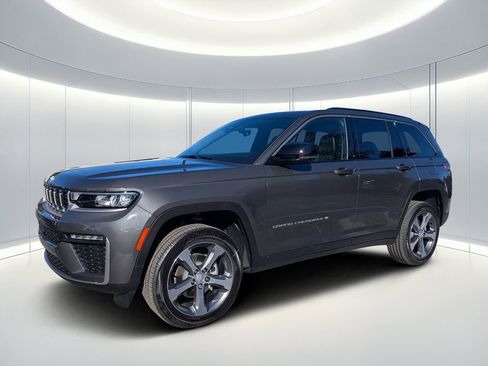 New 2026 Jeep Grand Cherokee Limited RWD image 7