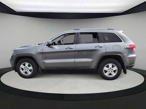 Used 2012 Jeep Grand Cherokee Laredo w/ Laredo E Group image 9