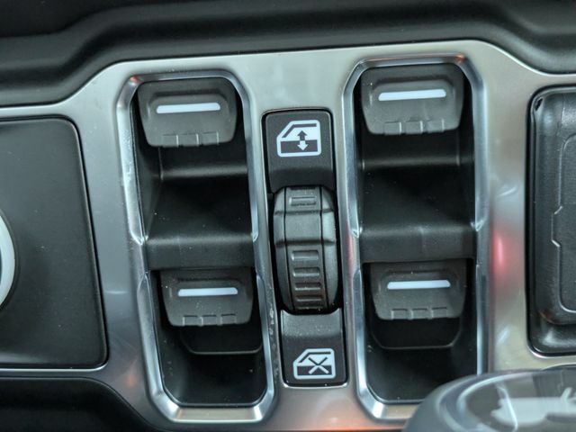 New 2025 Jeep Wrangler Unlimited Sahara AWD/4WD image 23