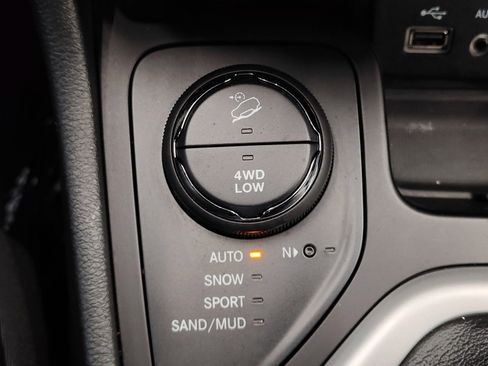 Used 2014 Jeep Cherokee Limited image 33