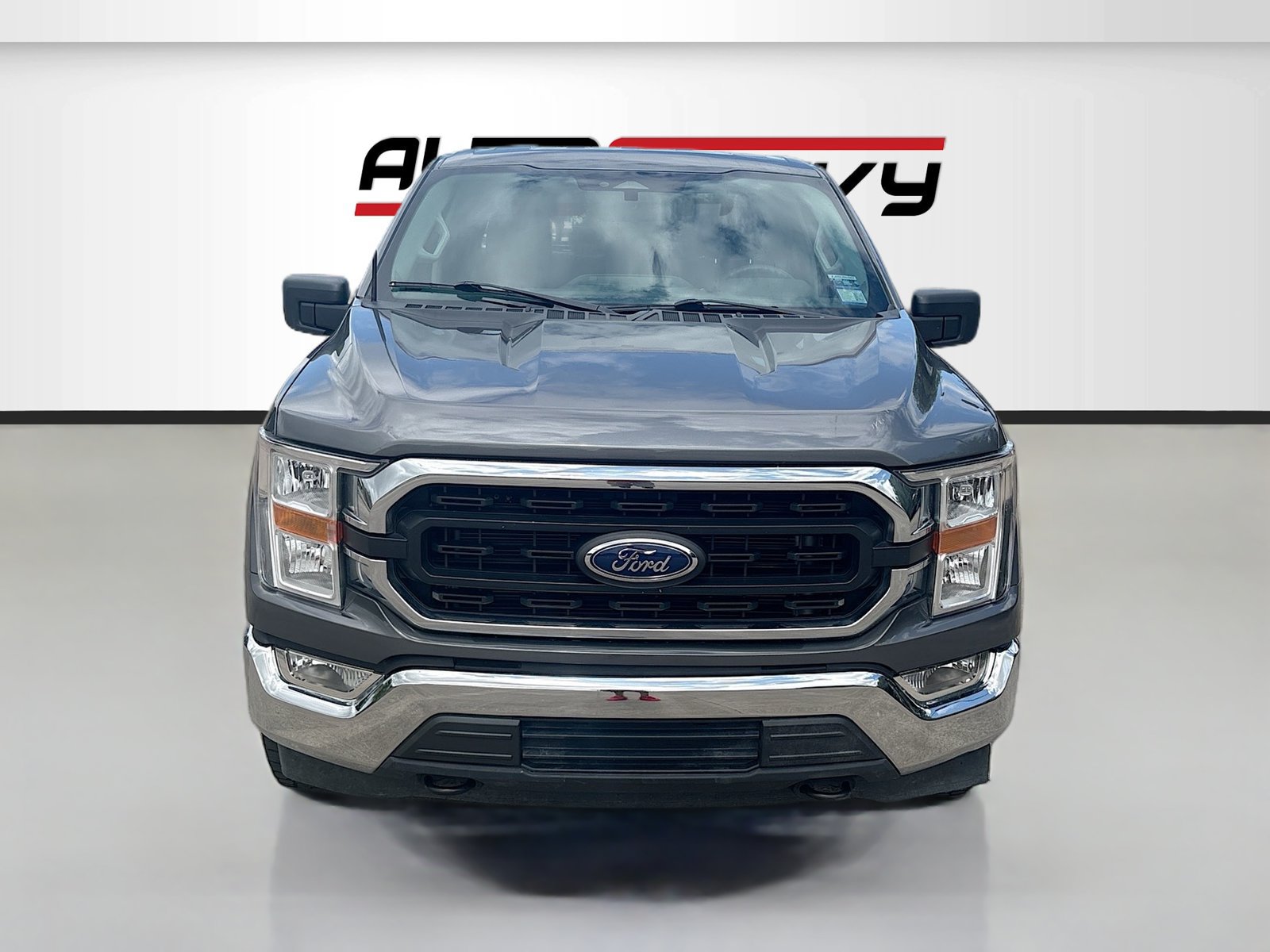 Used 2022 Ford F150 XLT AWD/4WD image 2