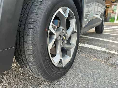 Used 2024 Chevrolet Trax LT w/ LT Convenience Package image 10