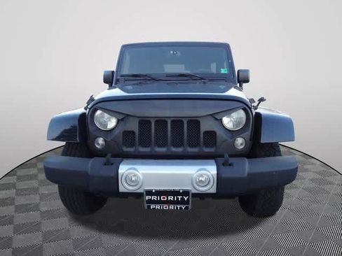 Used 2015 Jeep Wrangler Unlimited Sahara image 5