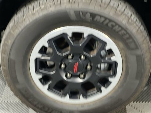 Used 2025 Toyota 4Runner TRD Off-Road Premium AWD/4WD image 11