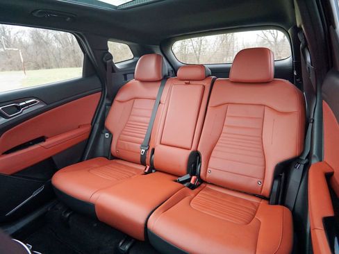 Used 2023 Kia Sportage SX image 34