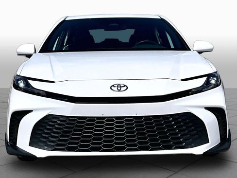 Used 2026 Toyota Camry SE FWD image 4