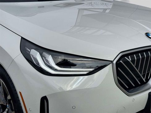 Certified 2025 BMW X3 xDrive30i w/ Premium Package image 9