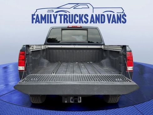 Used 2015 Nissan Titan SV w/ SV Value Truck Package image 3