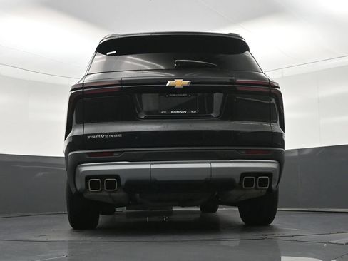 Used 2025 Chevrolet Traverse LT w/ Driver Confidence Package FWD image 28