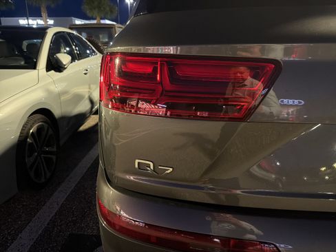 Used 2018 Audi Q7 3.0T Premium Plus w/ Premium Plus Package AWD/4WD image 10