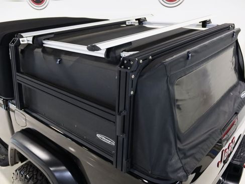 Used 2021 Jeep Gladiator Rubicon w/ Dual Top Group AWD/4WD image 89