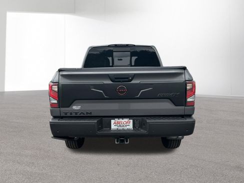Used 2023 Nissan Titan PRO-4X w/ Pro-4x Convenience Package AWD/4WD image 4