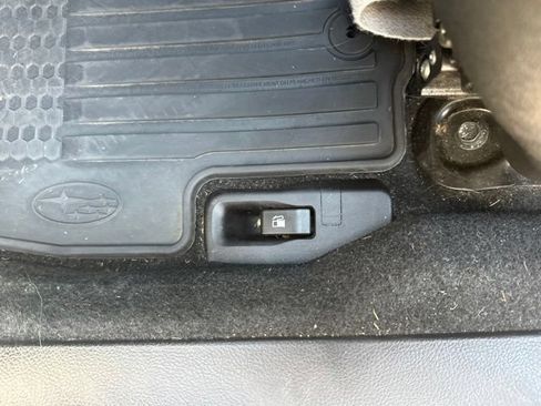 Used 2018 Subaru Forester 2.5i Premium AWD/4WD image 9