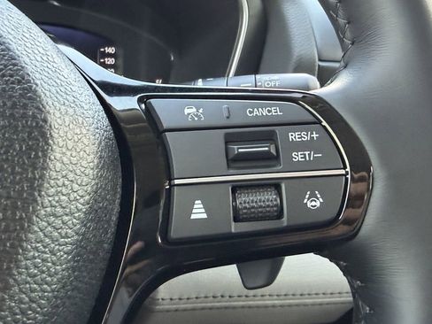 Used 2025 Honda Pilot Elite image 30