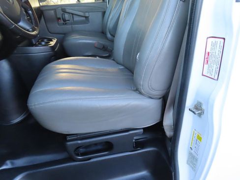 Used 2022 Chevrolet Express 2500 w/ Driver Convenience Package image 14
