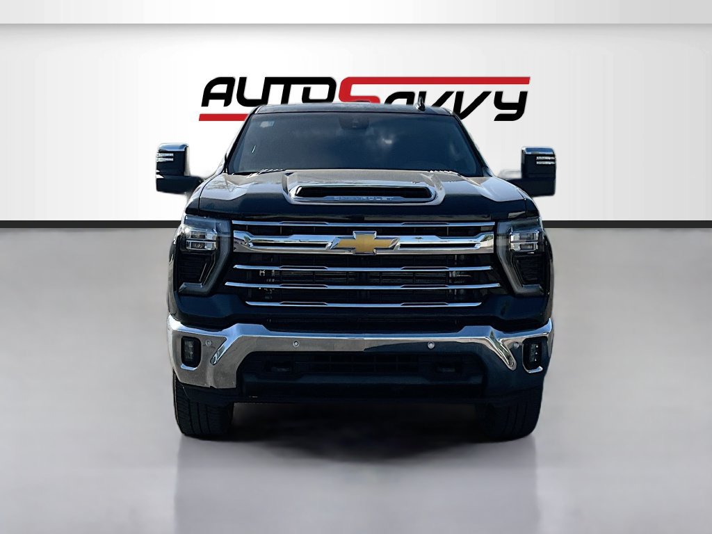 Used 2025 Chevrolet Silverado 2500 LTZ w/ LTZ Plus Package AWD/4WD image 2