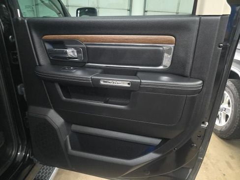Used 2016 RAM 1500 Laramie w/ Convenience Group AWD/4WD image 9