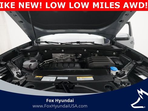 Used 2025 Volkswagen Atlas SE image 3