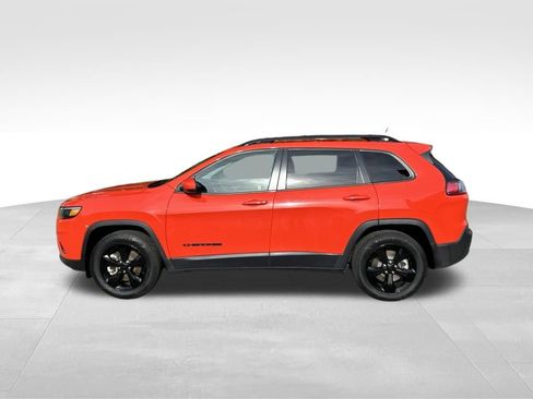 Used 2021 Jeep Cherokee Latitude Plus AWD/4WD image 2