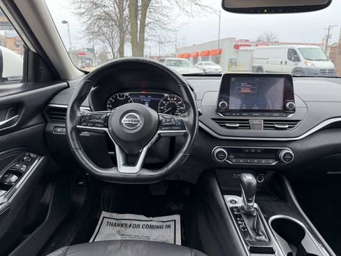 Used 2020 Nissan Altima 2.5 SV image 17