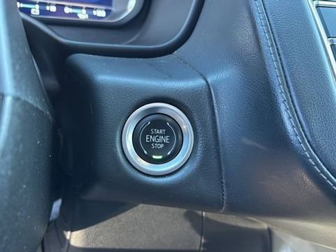 Used 2022 Chevrolet Suburban Z71 w/ Z71 Off-Road Package image 28