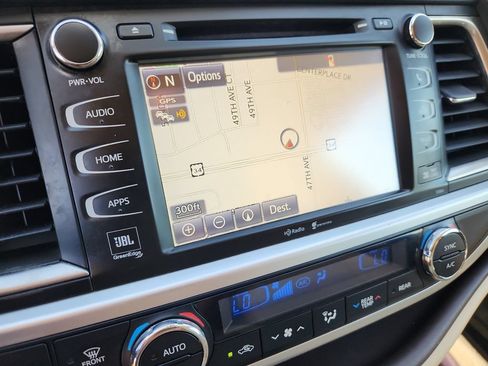 Used 2015 Toyota Highlander Limited Platinum AWD/4WD image 21
