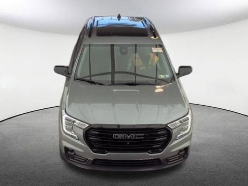 Used 2024 GMC Terrain SLT w/ Tech Package AWD/4WD image 2