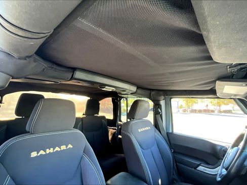 Used 2015 Jeep Wrangler Unlimited Sahara image 13