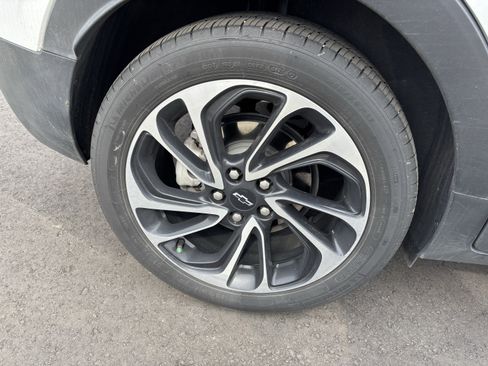 Used 2023 Chevrolet Bolt EUV Premier w/ Sun & Sound Package image 10