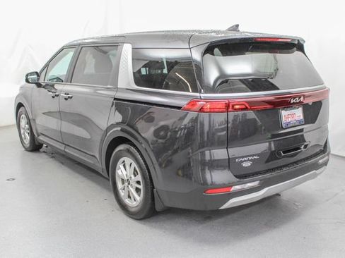 Used 2024 Kia Carnival LX FWD image 7