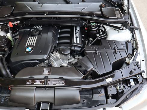 Used 2011 BMW 328i xDrive Sedan AWD/4WD image 41