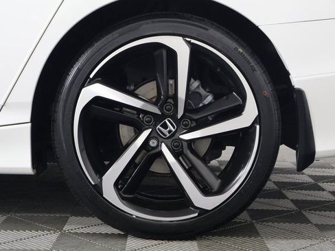 Used 2018 Honda Accord Sport image 16