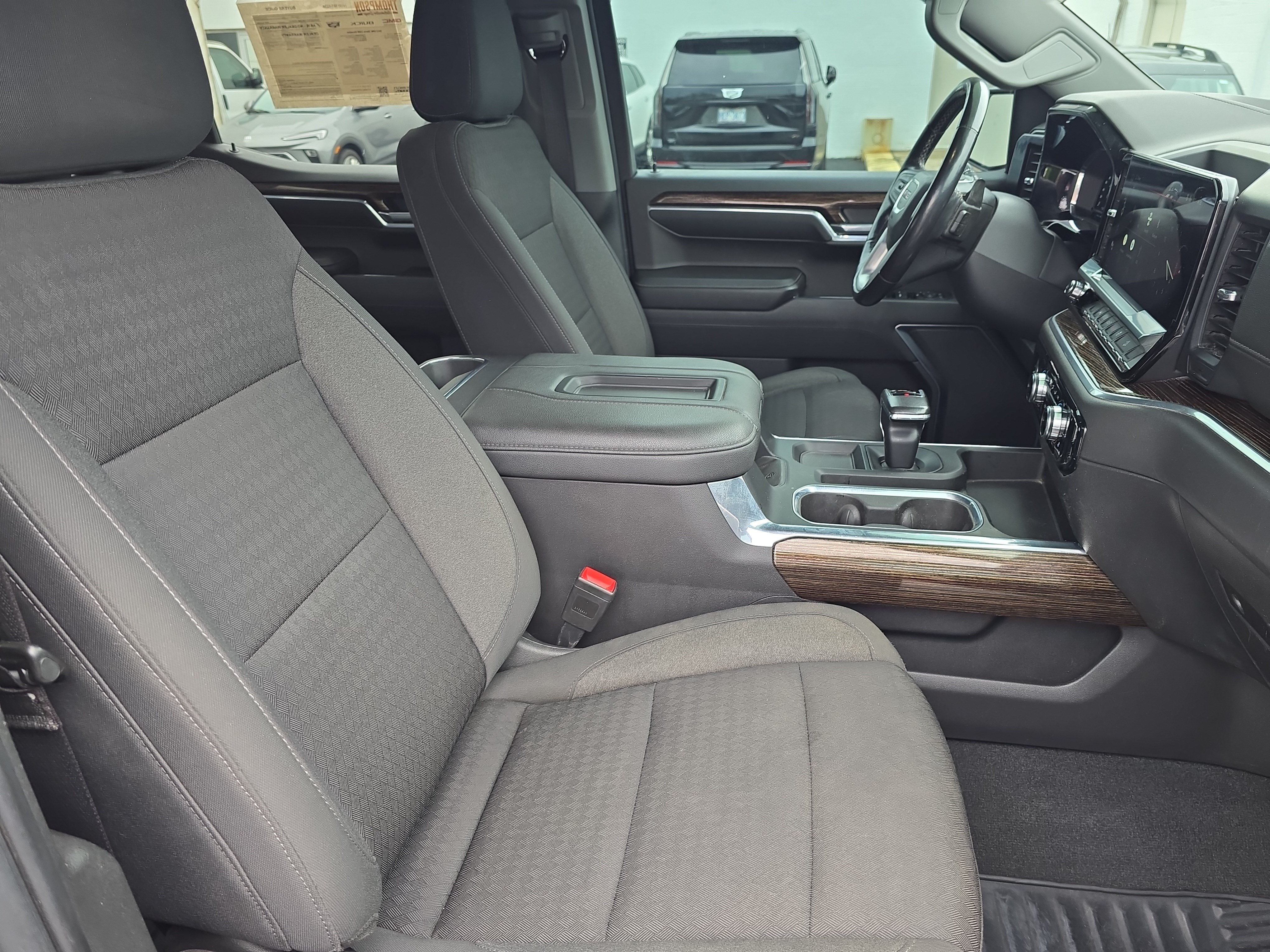 Used 2022 GMC Sierra 1500 Elevation w/ X31 Off-Road Package AWD/4WD image 10