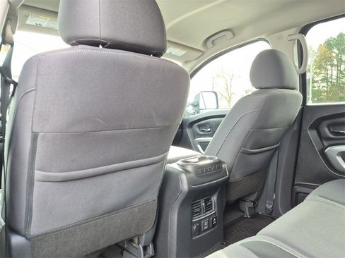 Used 2024 Nissan Titan SV w/ SV Convenience Package image 31