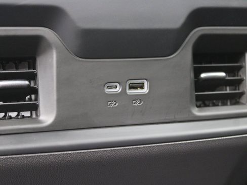 Used 2025 Chevrolet Silverado 1500 RST image 11