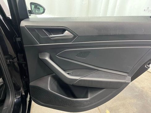 Certified 2024 Volkswagen Jetta SE w/ Panoramic Sunroof Package image 26