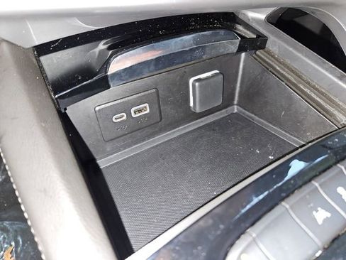 Used 2023 Buick Envision Essence image 32