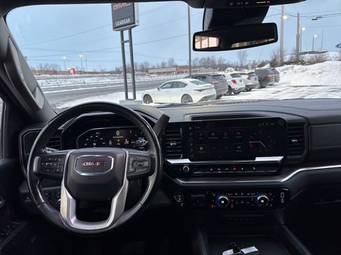 Used 2025 GMC Sierra 2500 SLT w/ SLT Premium Package image 21