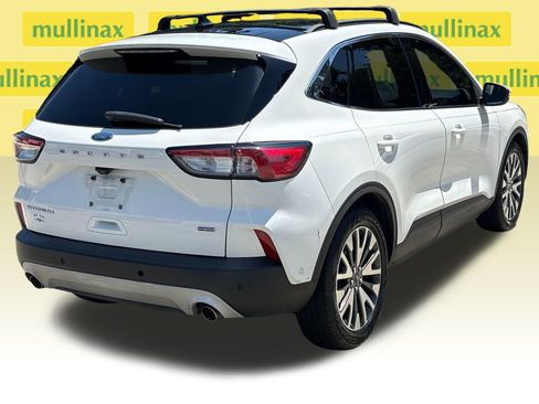 Used 2020 Ford Escape Titanium FWD image 4