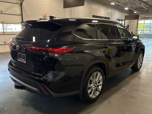 Used 2020 Toyota Highlander Limited image 4